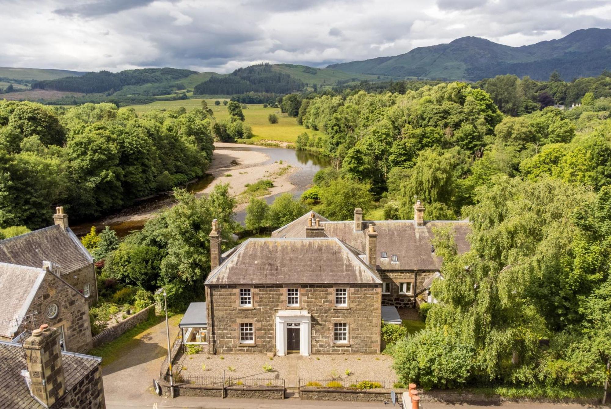 Old Schoolhouse * Comrie